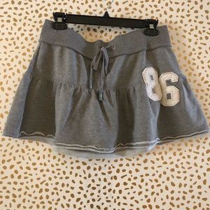 Victoria’s Secret Pink mini gray skirt sz M